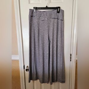 Democracy Navy & white striped crop pants, wide leg, size L